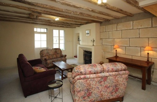 Ecueille House | Cottage tucked away in village centre