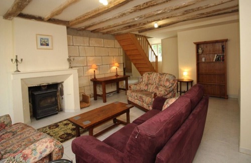 Ecueille House | Cottage tucked away in village centre