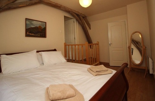 Ecueille House | Cottage tucked away in village centre
