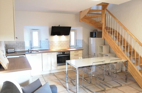Pont-Saint-Esprit Apartment | Cottage VIGNES on french vacation farm in Provence