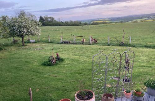 Les Moutiers-en-Cinglais Villa | Cottage with Hot Tube & private Sauna with panoramic view