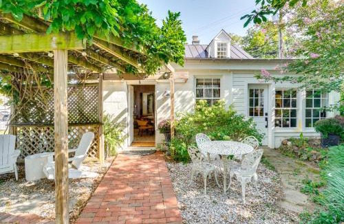 Leesburg's Old and Historic District House | Cottage w/Furnished Patio & Garden: Dtwn Leesburg