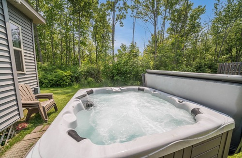 Miami Park House | Cottage w/Hot Tub, Fire Pit & Beach Access