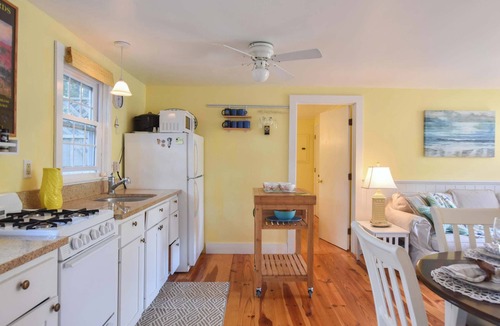 Wellfleet House | Cottage w/Private Association Pool!