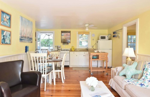 Wellfleet House | Cottage w/Private Association Pool!