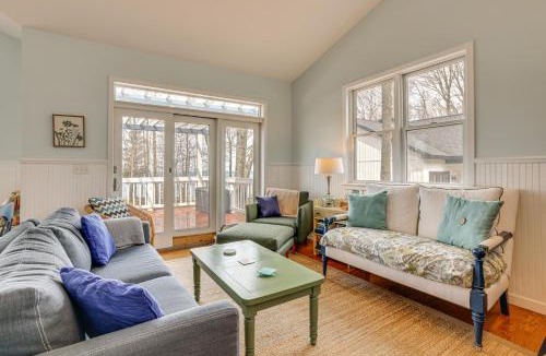 Manistee House | Cottage w/Private Beach + Fire Pit in Manistee!