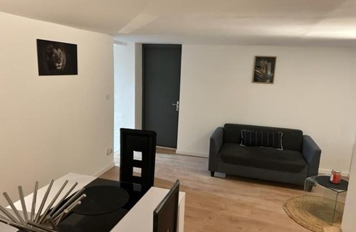 Bracquemont Apartment | Cottage Wallhou