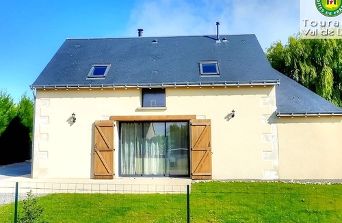 Saint-Paterne-Racan Cottage | Cottage with heated pool, spa, enclosed garden
