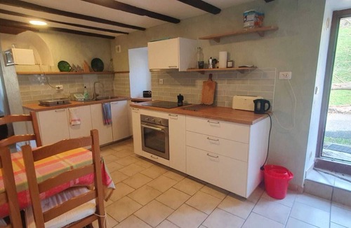 Uhart-Cize Cottage | Cottage with a stream