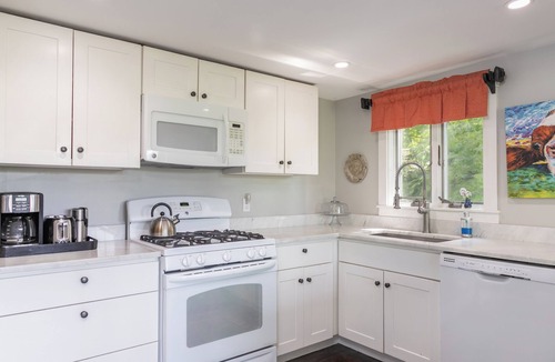 Arlington Cottage | Cottage with a View Nestled in the Battenkill Valley