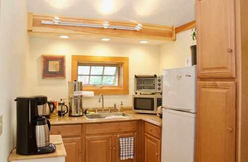 Surry Cottage | Cottage with a Vista