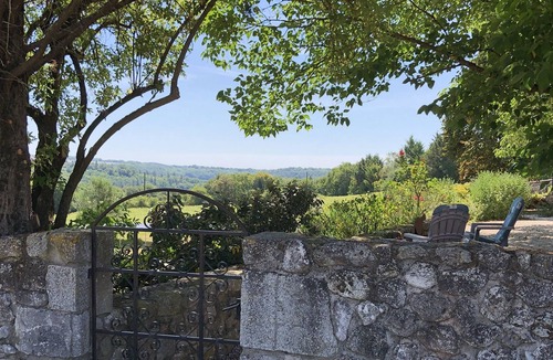 Touffailles House | Cottage with beautiful view in a barn renovated with heart and taste.