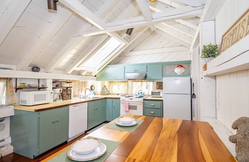 Great Neck Cottage | Cottage with Direct Water Access!