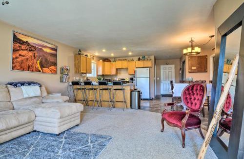 Hornbrook House | Cottage with Fire Pit and Deck on The Klamath River!