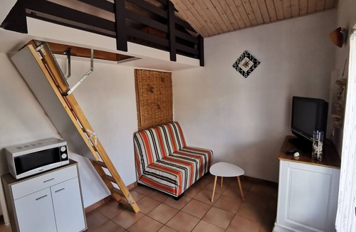La Tranche-sur-Mer House | Cottage with pool and parking, near the beach