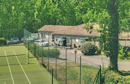 Monclar-de-Quercy House | Cottage with Heated Pool in Monclar