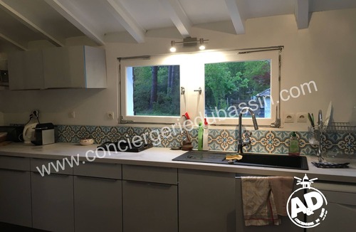 Le Porge House | Cottage with heated pool in a quiet forest setting