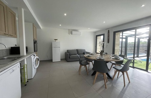 Couzon Cottage | Cottage with heated pool, private garden, and air conditioning