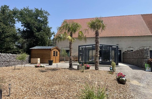 Couzon Cottage | Cottage with heated pool, private garden, and air conditioning