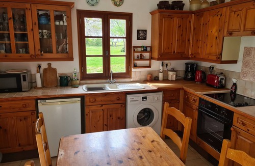 Vergt House | Cottage with large Peaceful Garden.