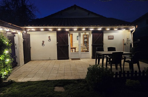 Vergt House | Cottage with large Peaceful Garden.