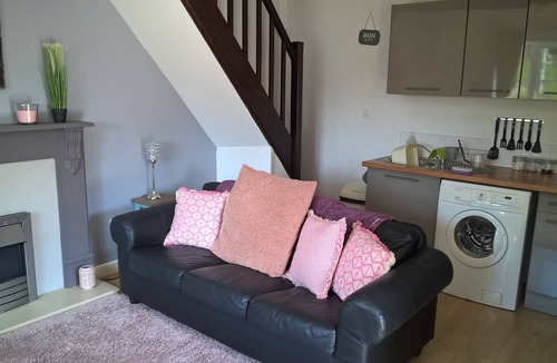 Brouains Cottage | Cottage With Off Road Parking