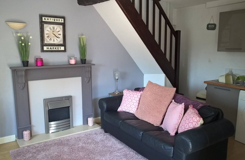 Brouains Cottage | Cottage With Off Road Parking