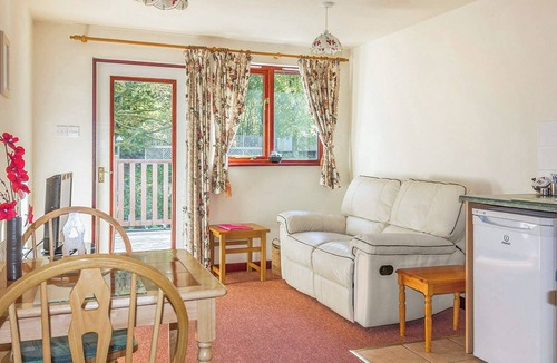Llanybri Cottage | Cottage with one double.