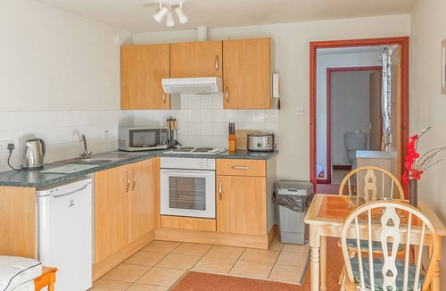 Llanybri Cottage | Cottage with one double.