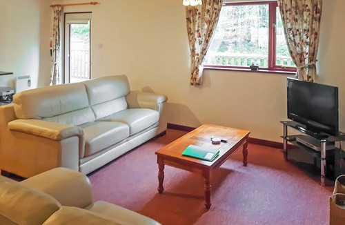 Llanybri Cottage | Cottage with one double and one twin.