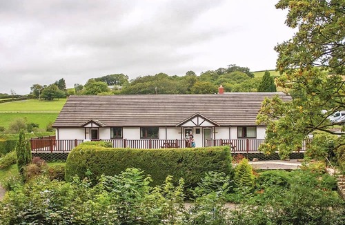 Llanybri Cottage | Cottage with one double and one twin.