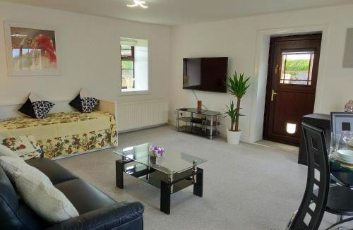 Shotts House | Cottage with Panoramic Views