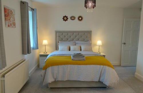 Shotts House | Cottage with Panoramic Views