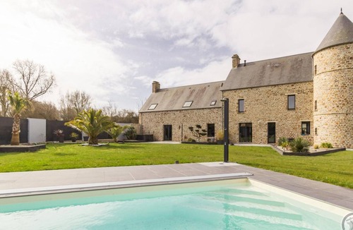 Angoville-sur-Ay Cottage | Cottage with Private Pool, Spa and Garden in Lessay