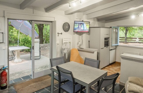 Uzer House | Cottage with River Views, Uzer