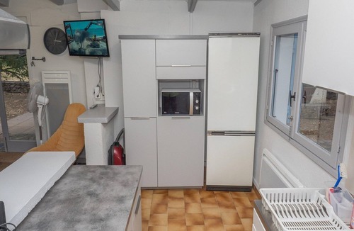 Uzer House | Cottage with River Views, Uzer