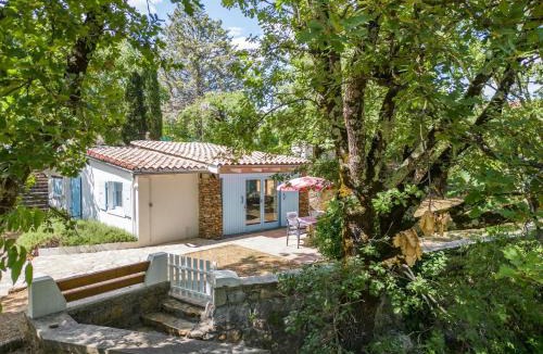 Uzer House | Cottage with River Views, Uzer