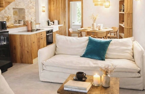 Conjux House | Cottage with sauna by Lake Bourget