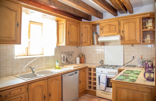 Noyant-Villages Cottage | Cottage with shared heated pool at Le Haut Gué in the Loire Valley