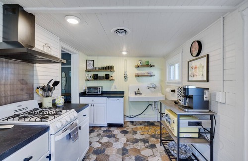 Saylorsburg House | Cottage with stunning lake views