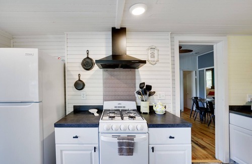 Saylorsburg House | Cottage with stunning lake views