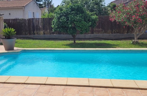 Lunel-Viel Apartment | Cottage with swimming pool