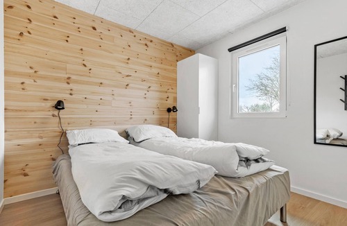 Bønnerup Strand House | Cottage with swimming pool on a quiet road bordering a nature reserve near Bønnerup Strand.