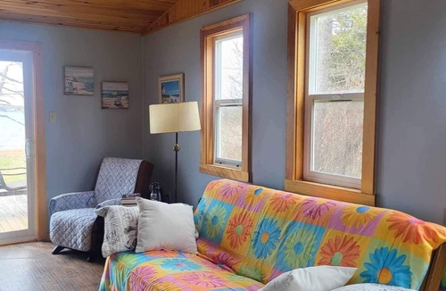 Tyne Valley Cabin | Cottage with Water view