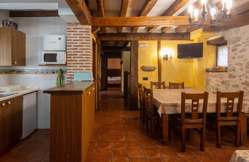 Agurain House | Cottage 'Zadorra Etxea Casa' with Mountain View, Private Terrace and Wi-Fi