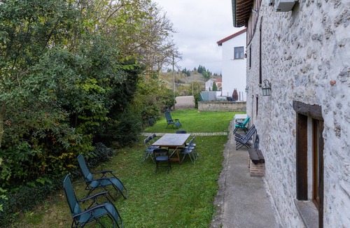 Agurain House | Cottage 'Zadorra Etxea Casa' with Mountain View, Private Terrace and Wi-Fi