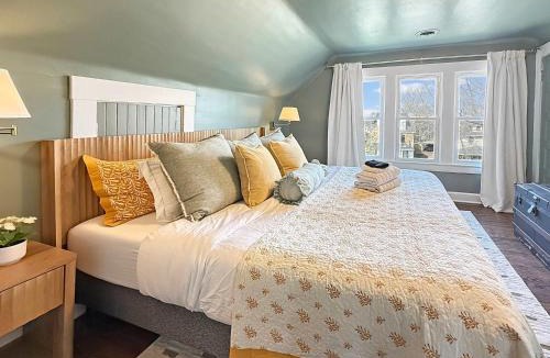 Edgewater Apartment | Cottagecore by the Shore