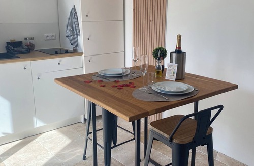 Mondragon Apartment | Cottages in Provence with private spas and swimming pool