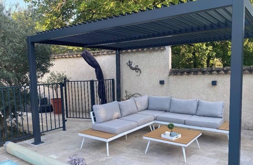 Mondragon Apartment | Cottages in Provence with private spas and swimming pool