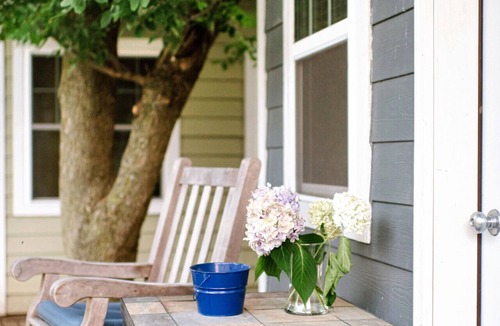 Okoboji House | Cottages inspired by the performing arts heritage of Okoboji Summer Theatre